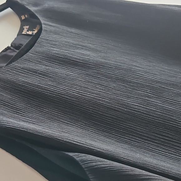 2/$20 Rock & Shine - Elegant Black Sleeveless Top - Size Medium - Picture 3 of 6
